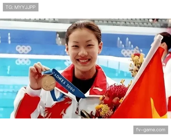 伏明霞喝咖啡得用金勺子？听说家里连月光都奢侈得不敢开灯